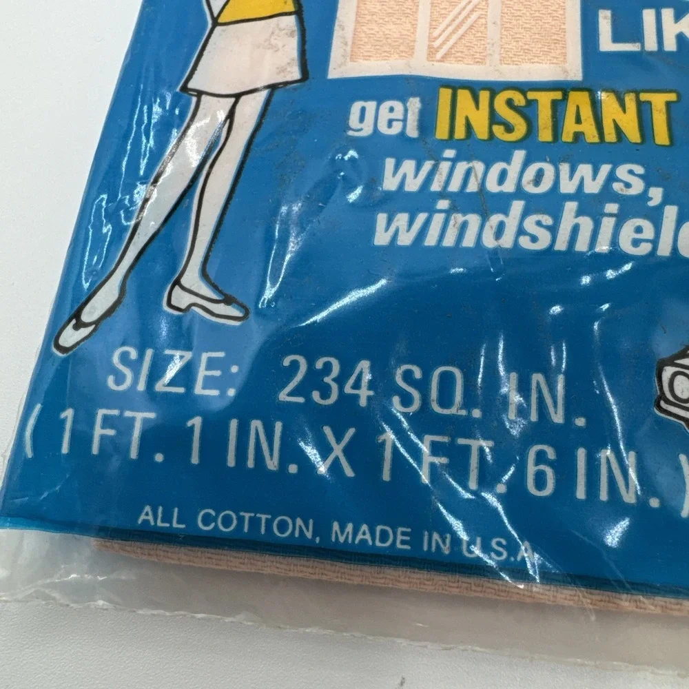 Vintage 1970s RITZ WINDOW CLOTH Chemically Treated Cleans like Magic new & open